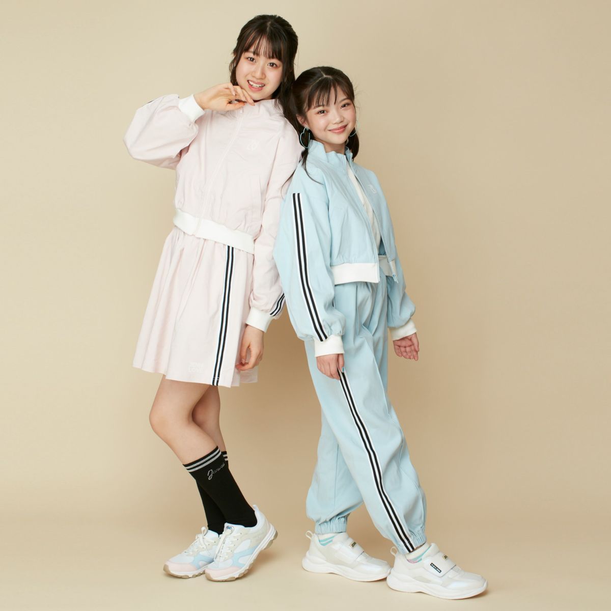 ピンク:160cm着用　サックス：150cm着用