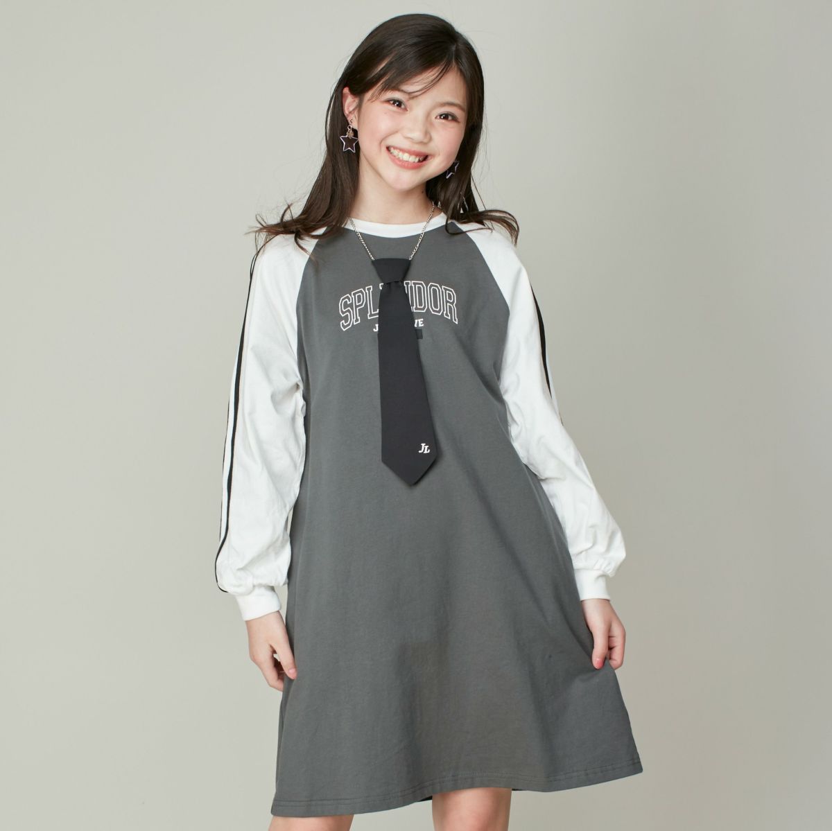 ※ネクタイは別商品のものとなります