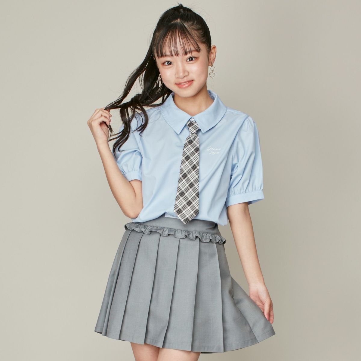 ※ネクタイは別商品のものとなります